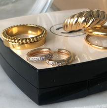 Load image into Gallery viewer, Diamond Huggies