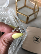 Load image into Gallery viewer, Diamond Huggies