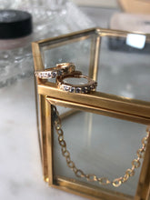 Load image into Gallery viewer, Diamond Huggies