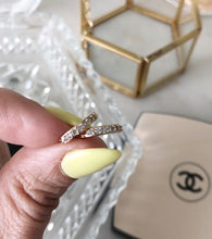 Load image into Gallery viewer, Diamond Huggies