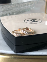 Load image into Gallery viewer, Diamond Huggies