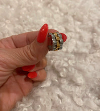 Load image into Gallery viewer, Chain Link Hoops
