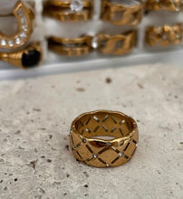 Load image into Gallery viewer, Criss Cross Textured Ring
