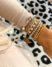 Load image into Gallery viewer, Textured Two Tone Pearl Bangle

