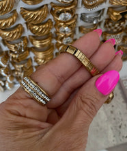 Load image into Gallery viewer, Flat Gold Stretch Bracelet
