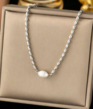 Load image into Gallery viewer, New Dainty Ball Pearl Accent Necklace
