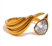 Load image into Gallery viewer, Leaf Wrap Around Ring
