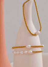Load image into Gallery viewer, Stretch Pearl Bracelet
