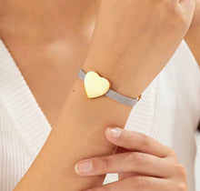 Load image into Gallery viewer, Two Tone Heart Plaque Bracelet
