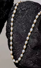Load image into Gallery viewer, Pearl and Gold Necklace

