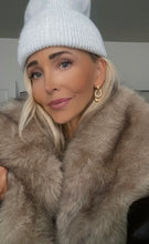 Load image into Gallery viewer, Pearl Drop Earrings
