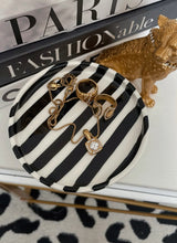 Load image into Gallery viewer, Deluxe Pendant Necklace
