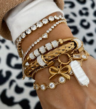 Load image into Gallery viewer, Textured Accent Bangle
