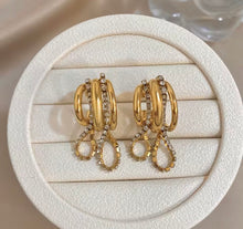 Load image into Gallery viewer, Chain Bougie Earrings
