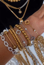 Load image into Gallery viewer, Clover Dainty Bracelet
