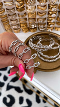 Load image into Gallery viewer, Silver Diamond Link Ring
