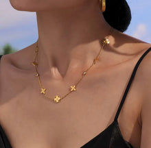 Load image into Gallery viewer, Clover Cluster Duo Necklace Set
