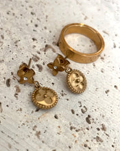 Load image into Gallery viewer, Clover Earrings
