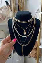 Load image into Gallery viewer, Deluxe Pendant Necklace
