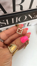 Load image into Gallery viewer, Clover Bracelet
