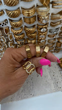 Load image into Gallery viewer, Gold Solid Band Ring
