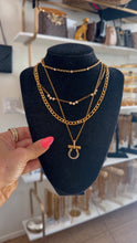 Load image into Gallery viewer, New Horseshoe Pendant Necklace
