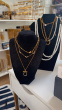 Load image into Gallery viewer, New Horseshoe Pendant Necklace
