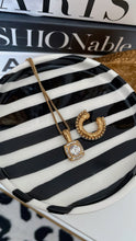 Load image into Gallery viewer, Deluxe Pendant Necklace
