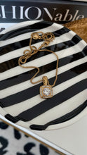 Load image into Gallery viewer, Deluxe Pendant Necklace
