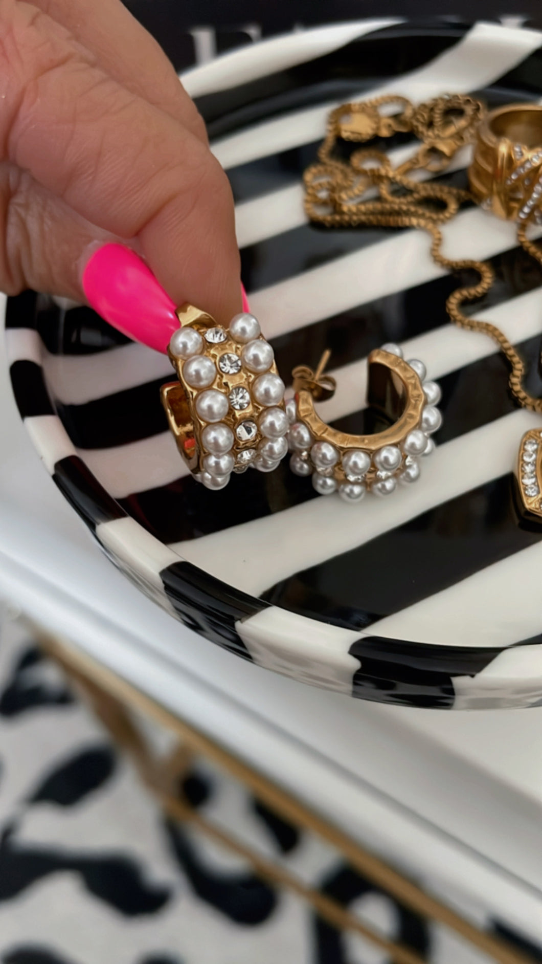 Glam Pearl Hoops