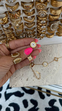 Load image into Gallery viewer, Clover Flower Bracelet
