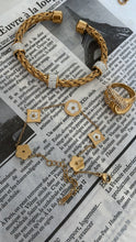 Load image into Gallery viewer, Clover Flower Bracelet
