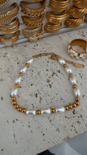 Load image into Gallery viewer, Pearl and Gold Bracelet
