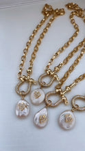 Load image into Gallery viewer, Pearl Bling Horseshoe Necklace
