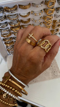 Load image into Gallery viewer, Round Rings Diamond Ring
