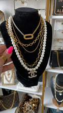 Load image into Gallery viewer, Rectangular Clasp Necklaces
