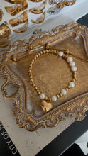 Load image into Gallery viewer, Heart Pearl Stretch Bracelet
