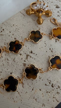 Load image into Gallery viewer, Tortoise Clover Bracelet
