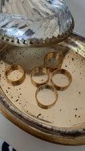 Load image into Gallery viewer, Gold Cross Ring
