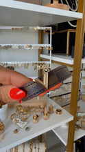 Load image into Gallery viewer, v Leather Snap Bracelet
