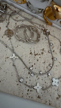 Load image into Gallery viewer, Clover Cluster Duo Necklace Set
