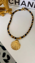 Load image into Gallery viewer, Leopard Shell Necklace
