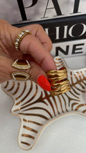 Load image into Gallery viewer, Oversized Textured Ear Cuff
