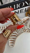 Load image into Gallery viewer, Oversized Textured Ear Cuff
