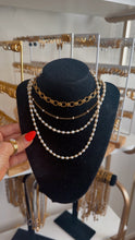 Load image into Gallery viewer, Pearl and Gold Necklace
