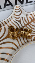 Load image into Gallery viewer, Oversized Textured Ear Cuff
