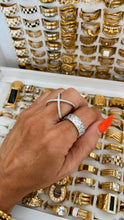 Load image into Gallery viewer, Criss Cross Silver Ring
