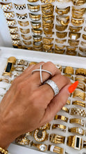 Load image into Gallery viewer, Criss Cross Silver Ring
