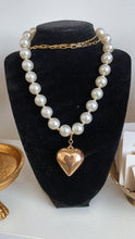 Load image into Gallery viewer, Oversized Pearl Heart Necklace
