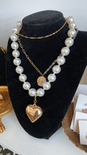 Load image into Gallery viewer, Oversized Pearl Heart Necklace
